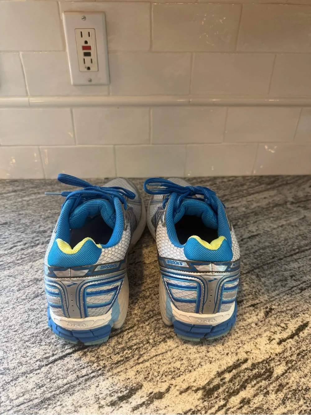 Women’s Brooks Adrenaline 15 Size 12 Wide/Mens 10.5